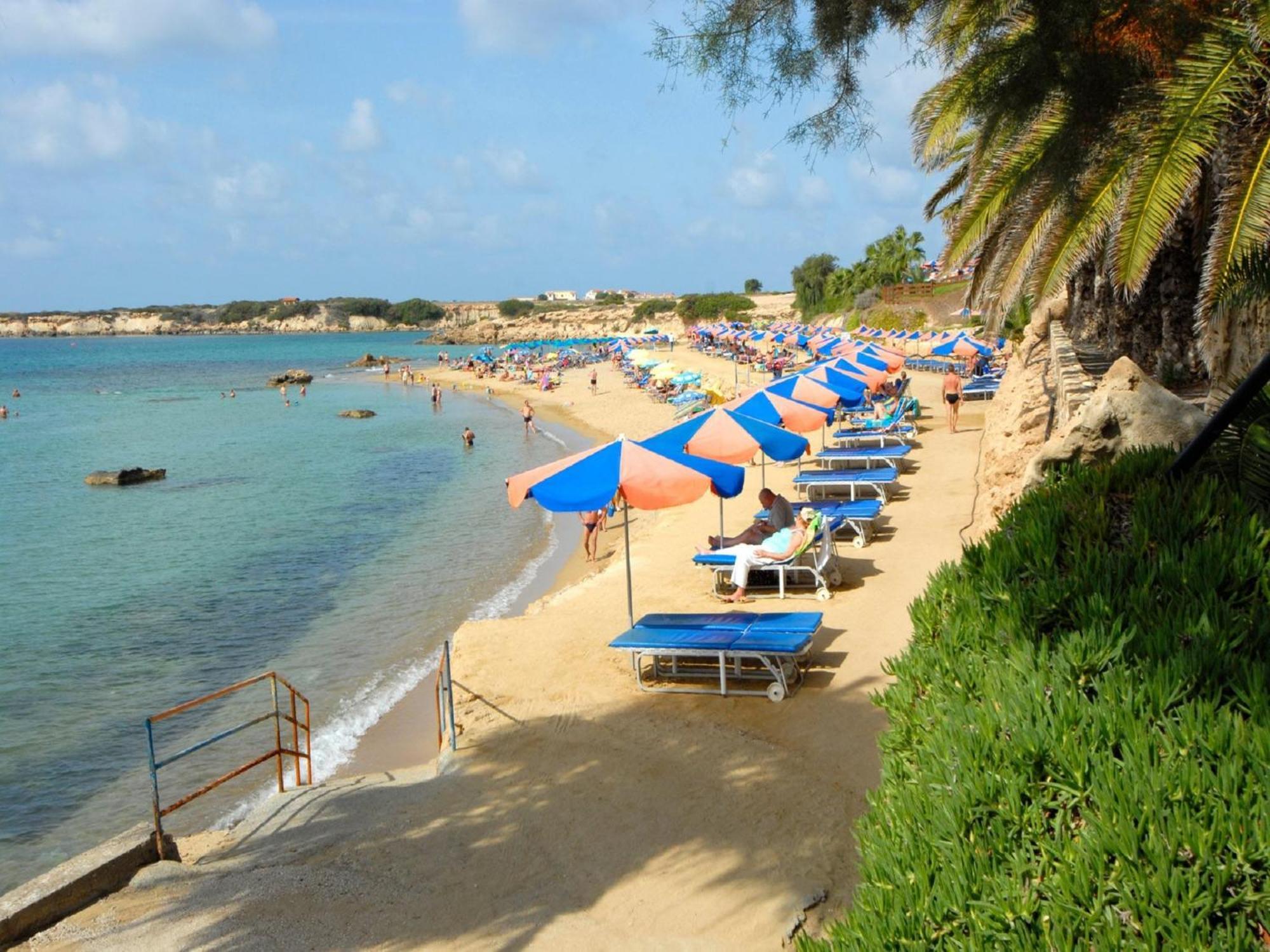 Villa Coralia Gardens 1Km From Coral Bay Beach المظهر الخارجي الصورة