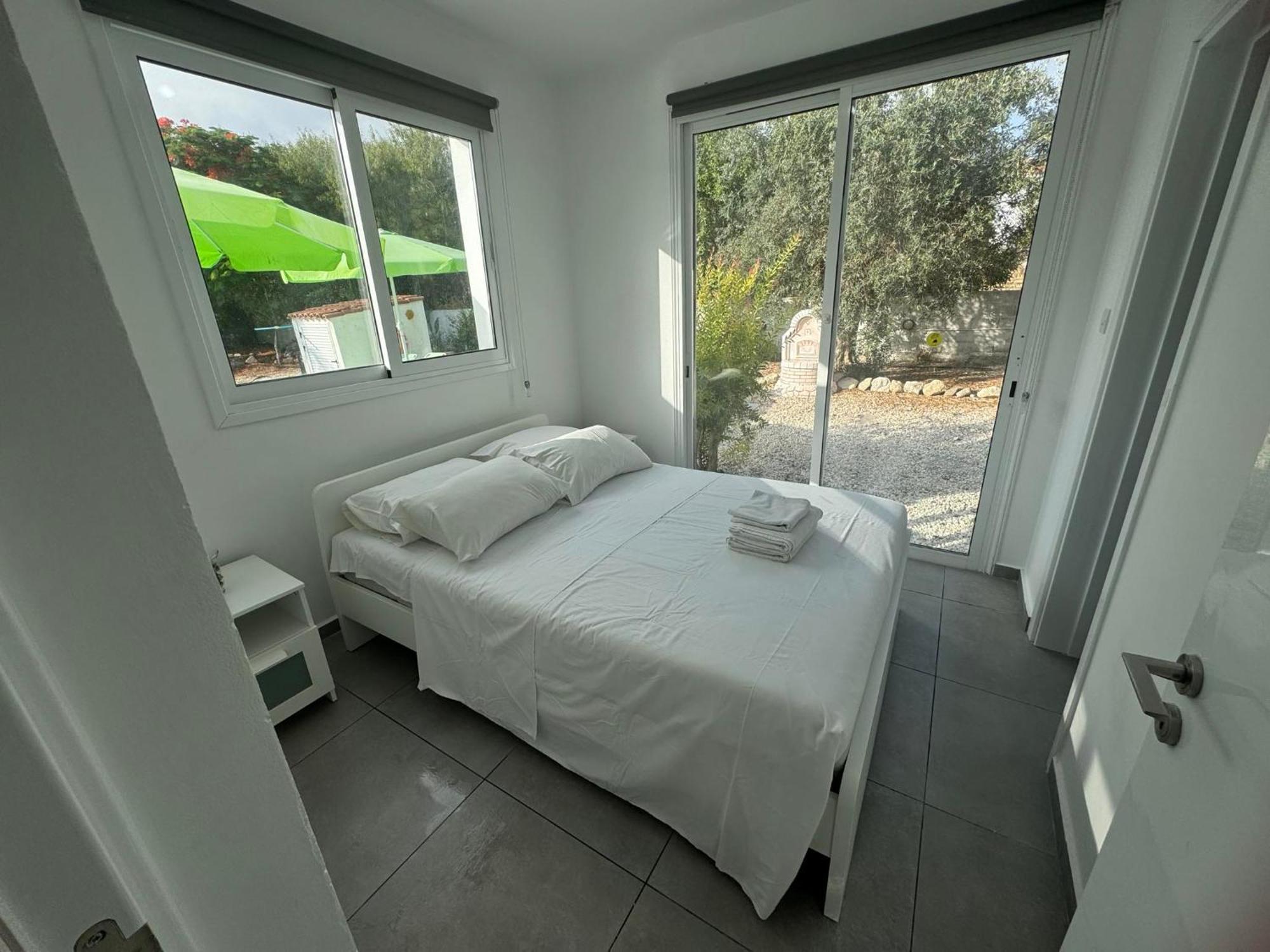 Villa Coralia Gardens 1Km From Coral Bay Beach المظهر الخارجي الصورة
