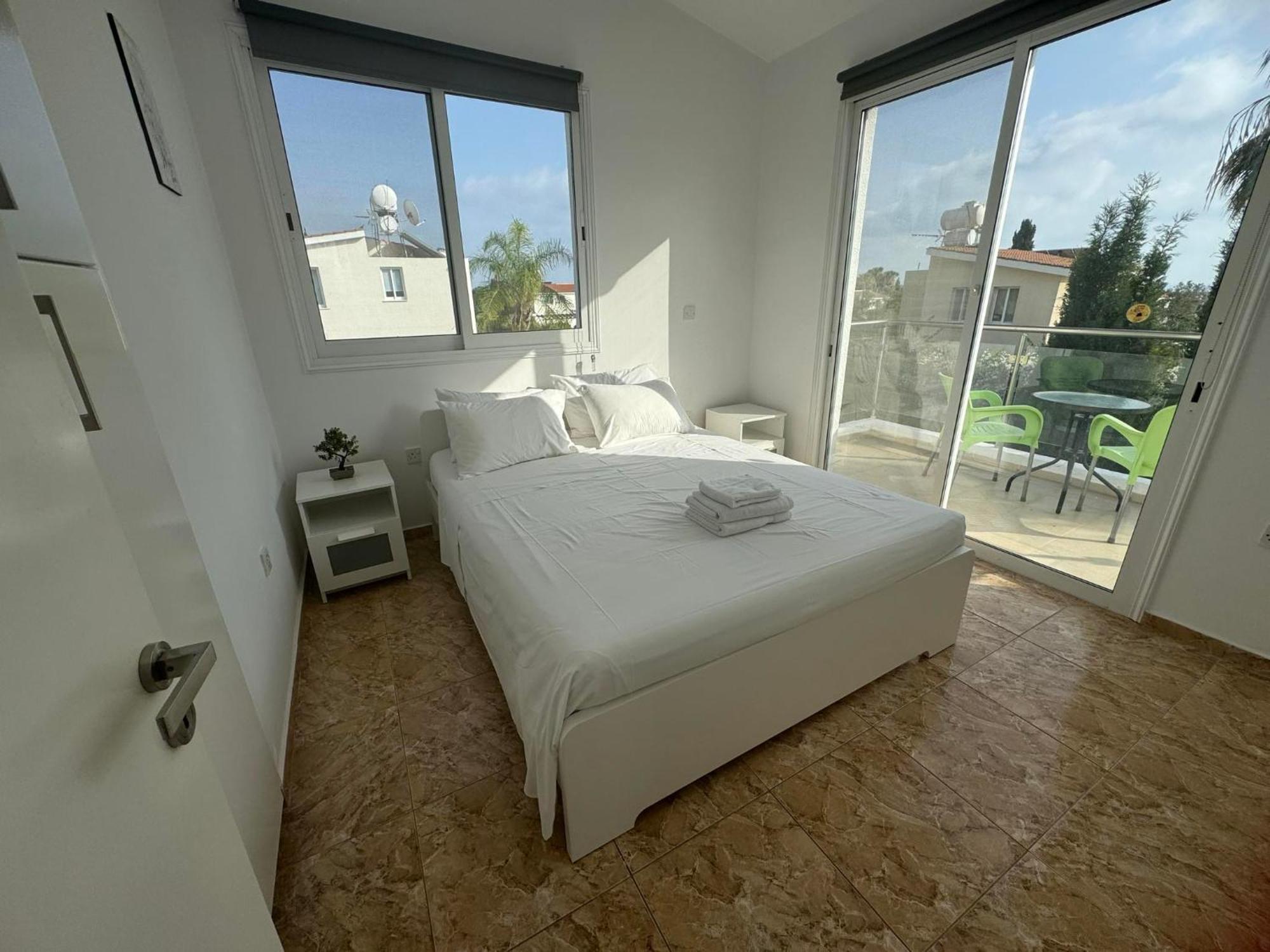 Villa Coralia Gardens 1Km From Coral Bay Beach المظهر الخارجي الصورة