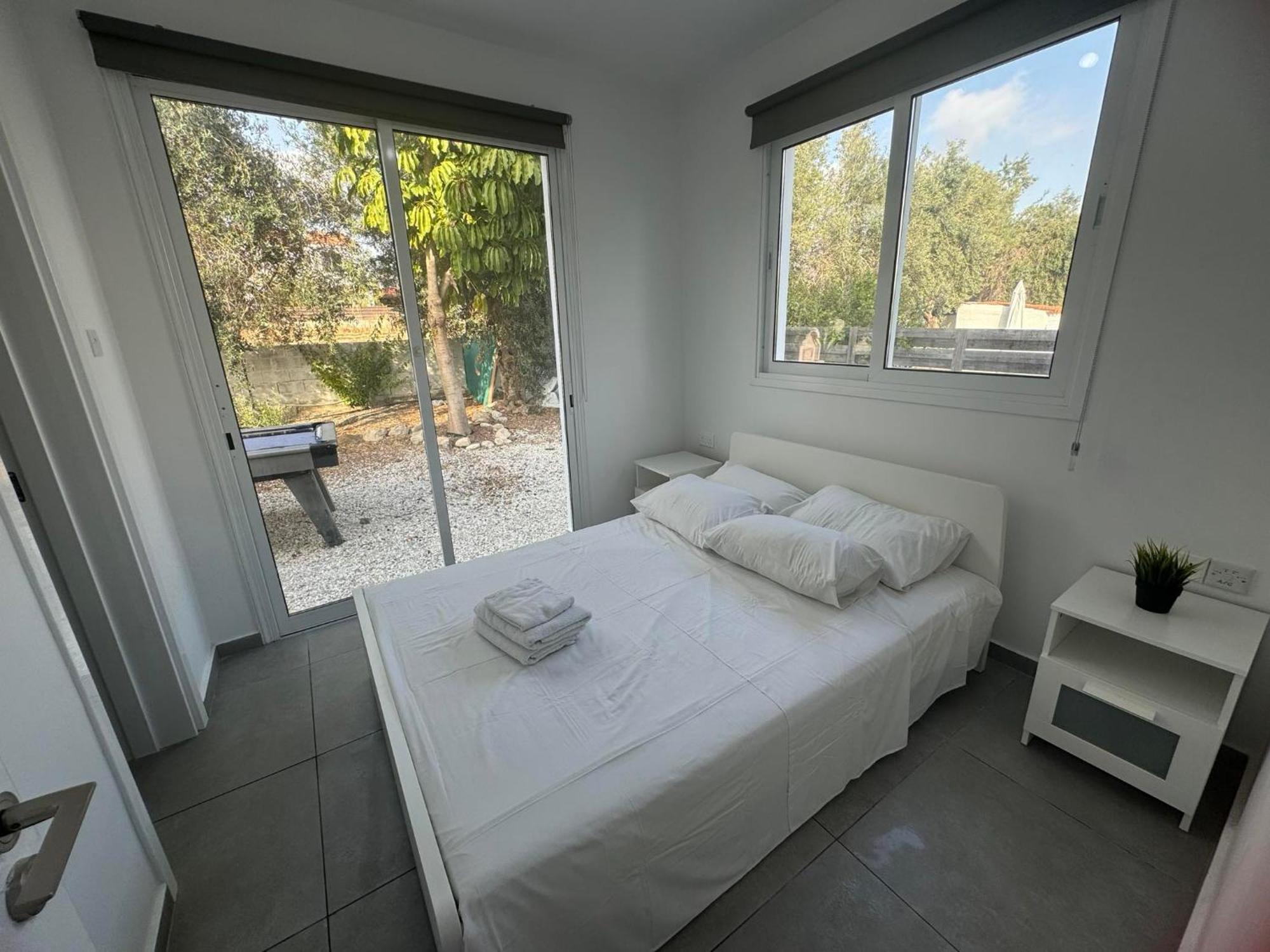 Villa Coralia Gardens 1Km From Coral Bay Beach المظهر الخارجي الصورة