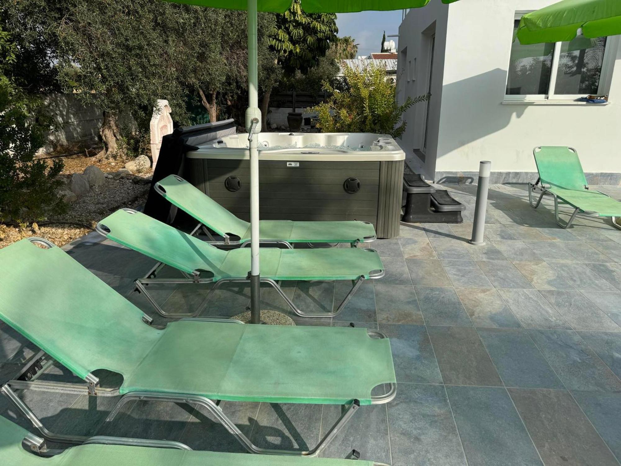 Villa Coralia Gardens 1Km From Coral Bay Beach المظهر الخارجي الصورة